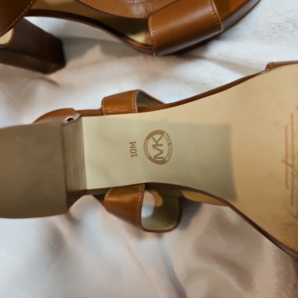 NWOT Michael Kors Brown Leather Zip Front Platform Block Heel Sandals Size 10… - Picture 4 of 5